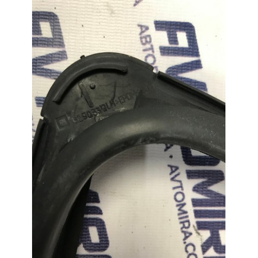 Уплотнитель передней левой двери Opel Zafira B 2005-2011 13290339